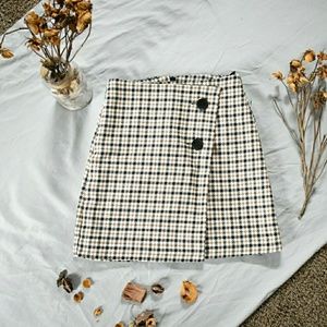 H & M plaid mini skirt